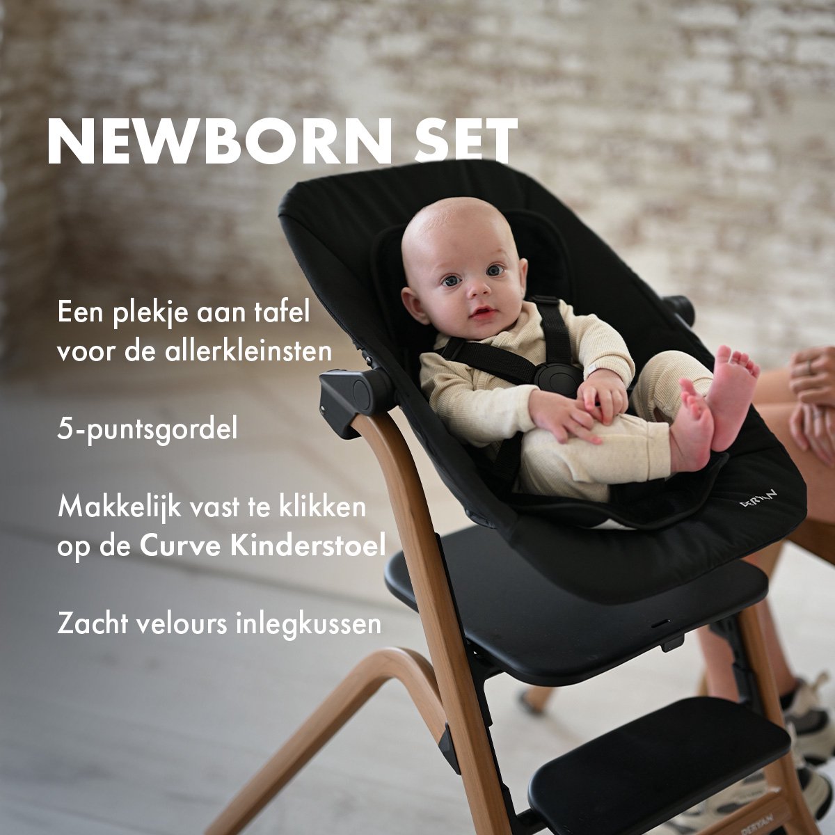 Curve Highchair Set Komplett set inklusive studsmatta och insatsdyna