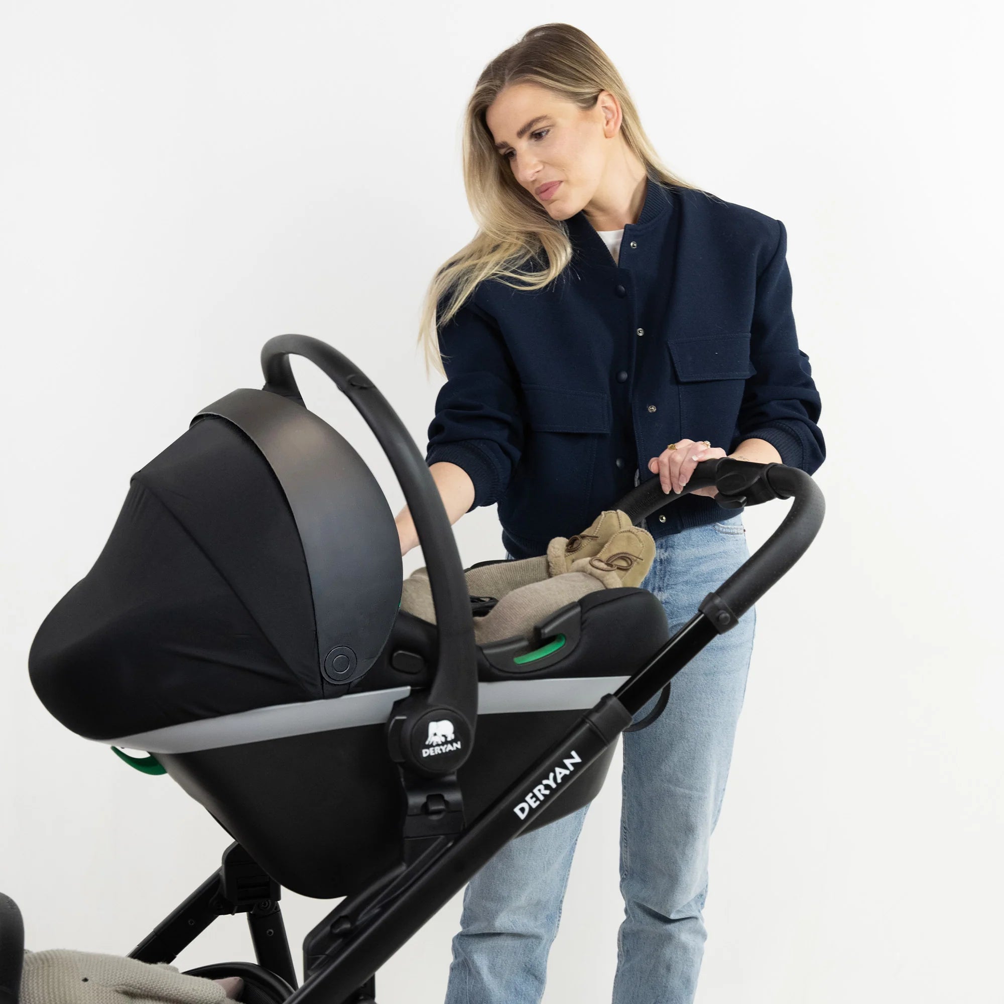 i-Size bilbarnstol inklusive Isofix iBase